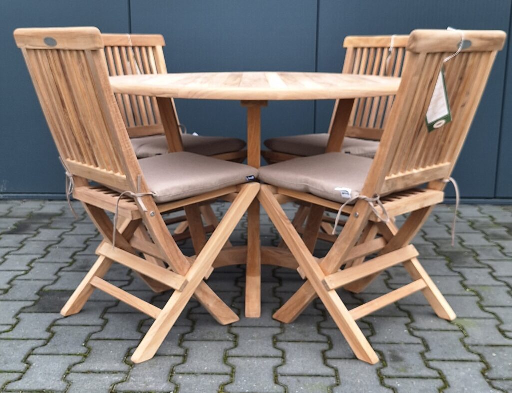 Tuinkussens schoonmaken met azijn: tips & tricks
