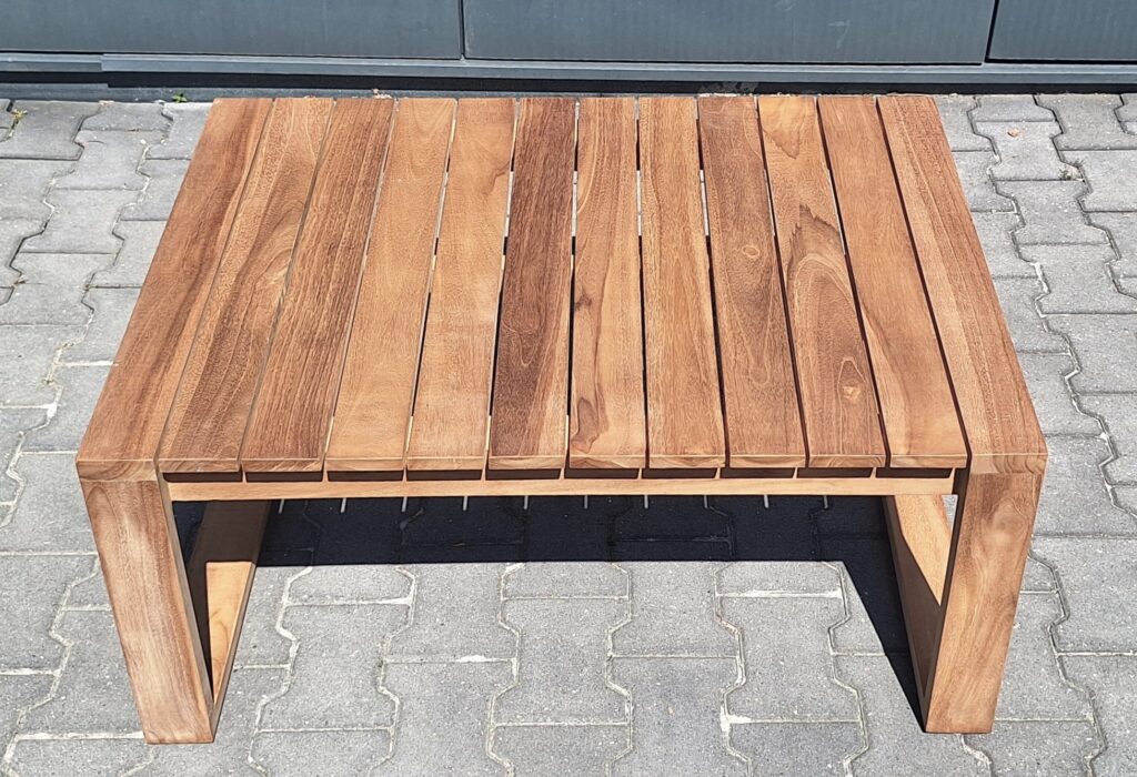 Wat is het beste hout voor een tuintafel?